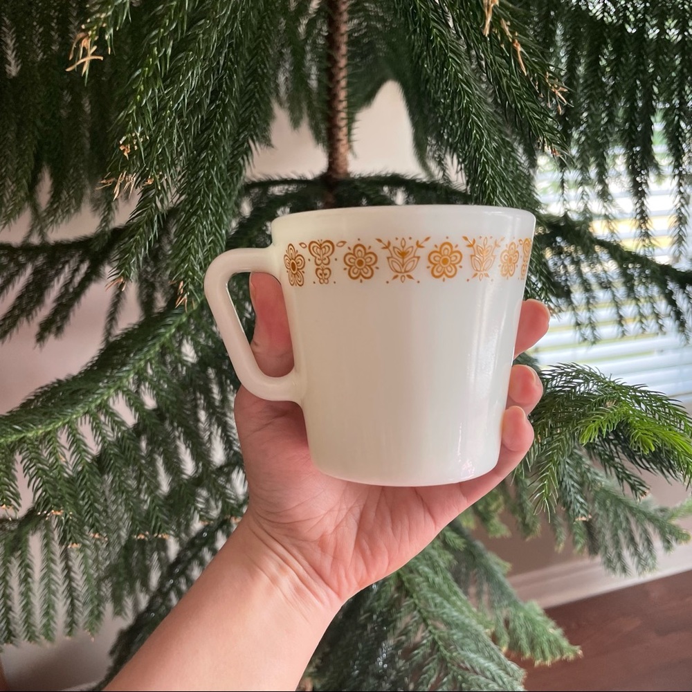 Vintage Pyrex Butterfly Gold Mugs - Set of 4
